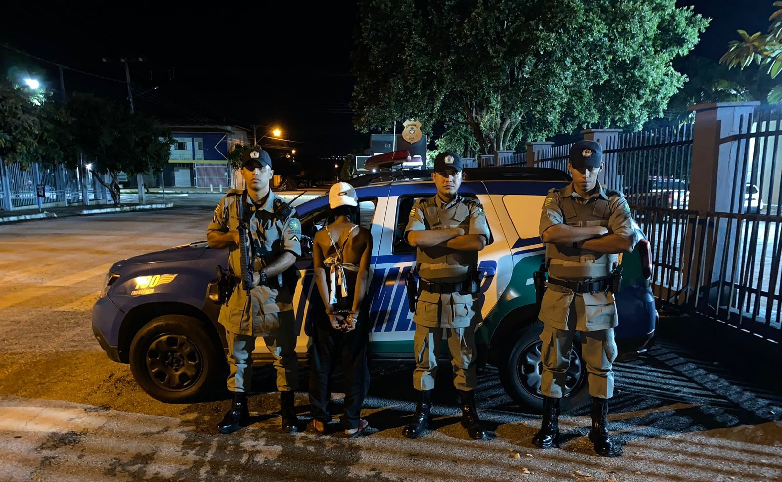 Mulher é pega com aparelho celular furtado no Nova Aurora e acaba presa por receptação