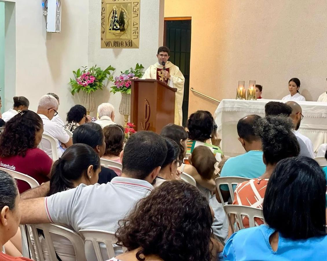 Paróquia Nossa Senhora de Fátima realiza novena em louvor à Nossa Senhora Aparecida