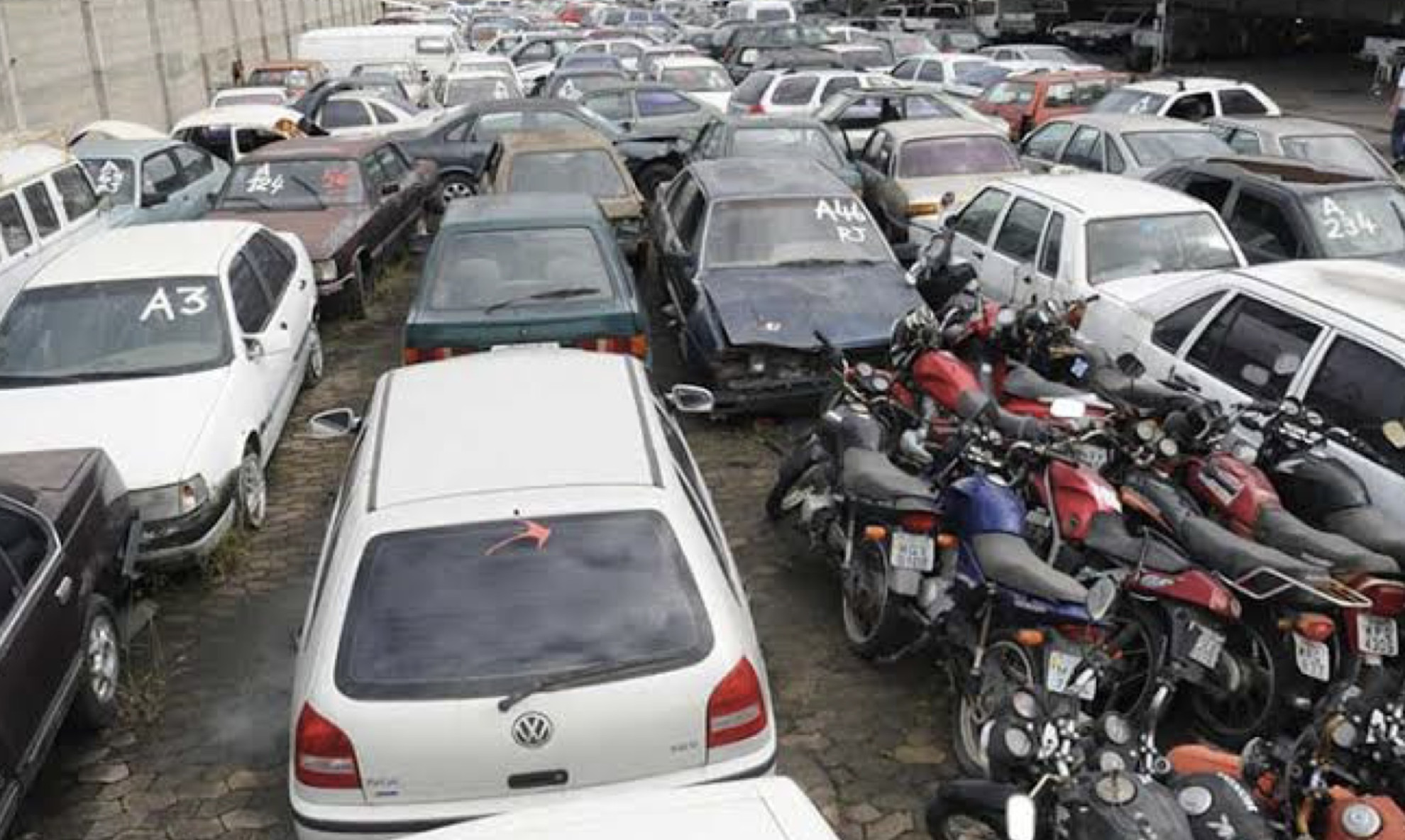 Detran de Goiás irá leiloar mais de 11 mil veículos e motocicletas sucatas neste mês de outubro
