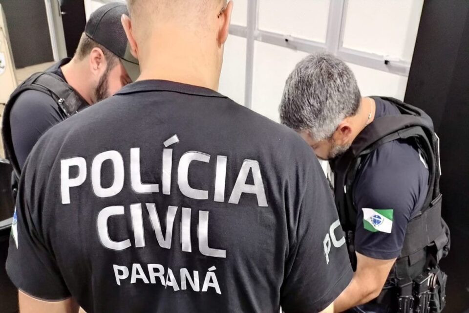 Jovem é presa por furtar R$ 179 mil do avô para gastar no Jogo do Tigrinho