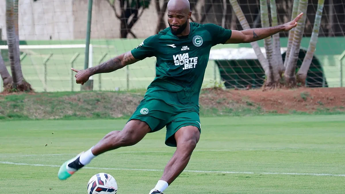 Messias está próximo de deixar o Goiás rumo ao Juventude, time de Lucas Andrino