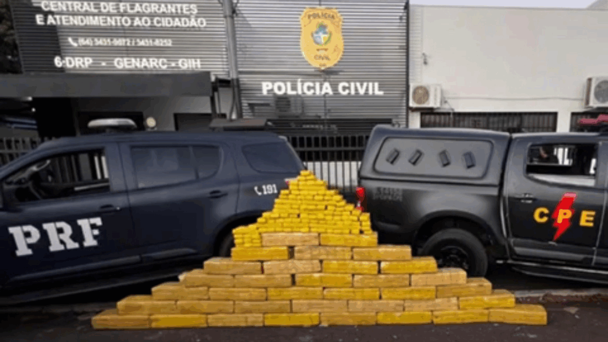Caminhoneiro é preso ao transportar quase 900 peças de maconha em Itumbiara