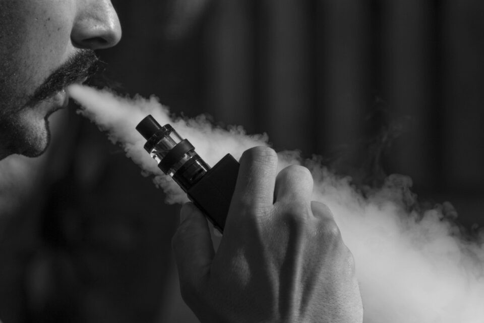 Goiânia lidera uso de vape entre homens na região Centro-Oeste, aponta Fundação do Câncer