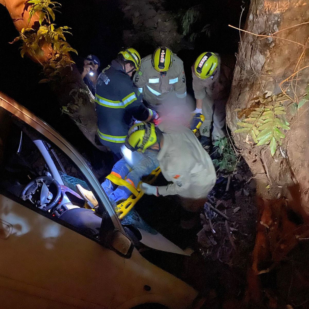 Idoso de 63 anos fica gravemente ferido após se envolver em acidente próximo ao Barreiro