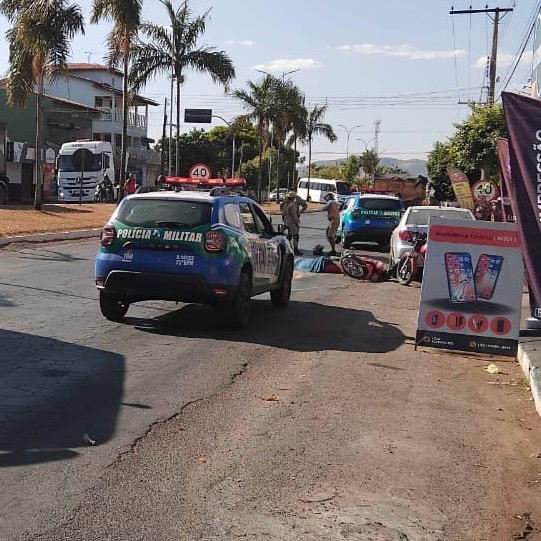 Mulher morre atropelada por caminhão na avenida contorno em Goianésia