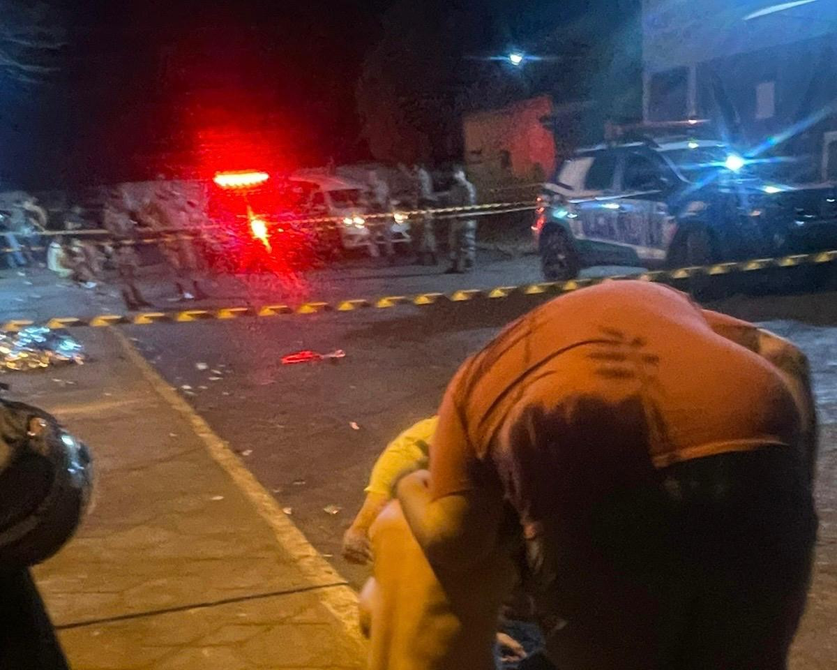 URGENTE - Homem é morto a tiros em bar na avenida Contorno próximo à avenida Minas Gerais