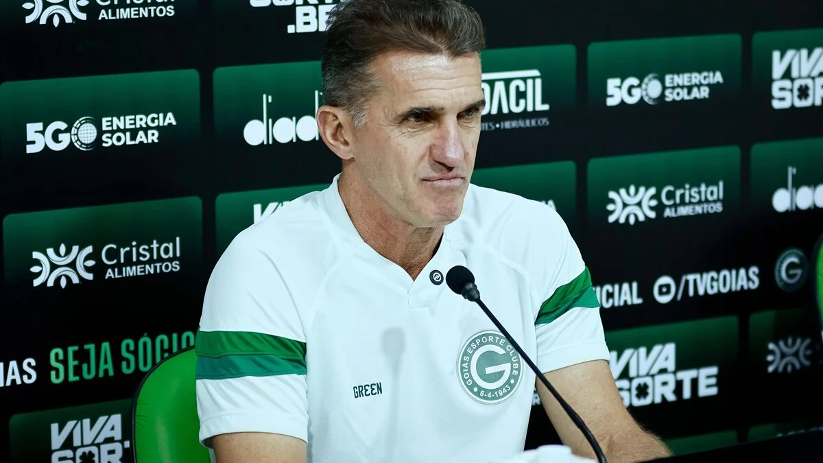“A estratégia não deu certo”, diz Vagner Mancini, após derrota do Goiás para o Novorizontino