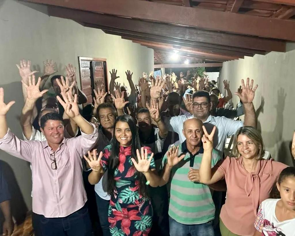 Futura candidata a prefeita de Vila Propício promove reunião com mais de 200 lideranças