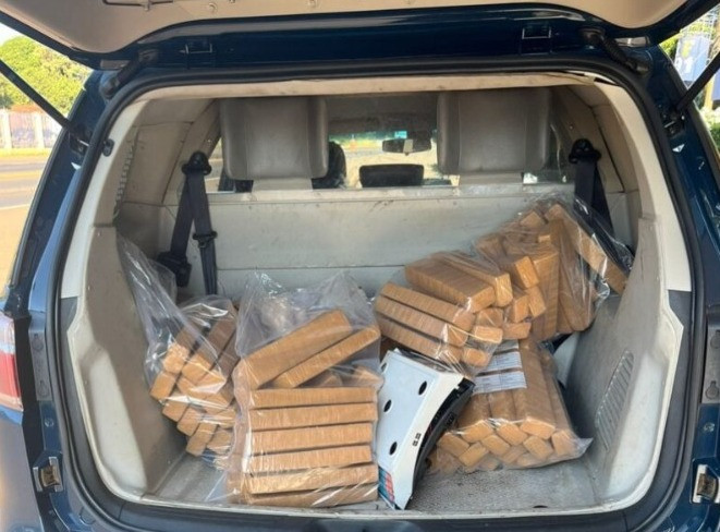 Polícia Rodoviária Federal prende homem com 83 kg de drogas após furo de bloqueio em Jataí