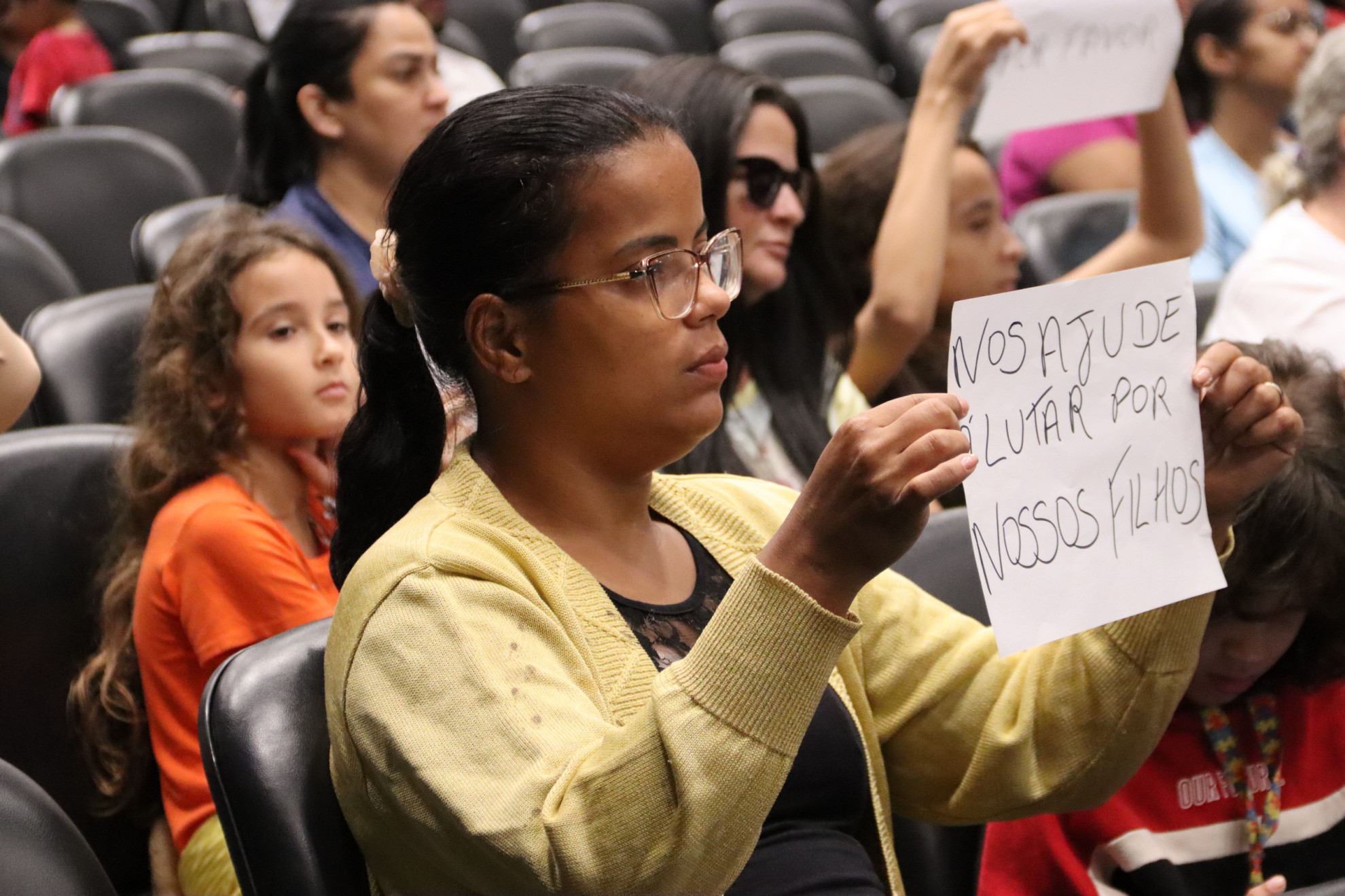 Câmara Municipal debate inclusão de alunos com necessidades especiais