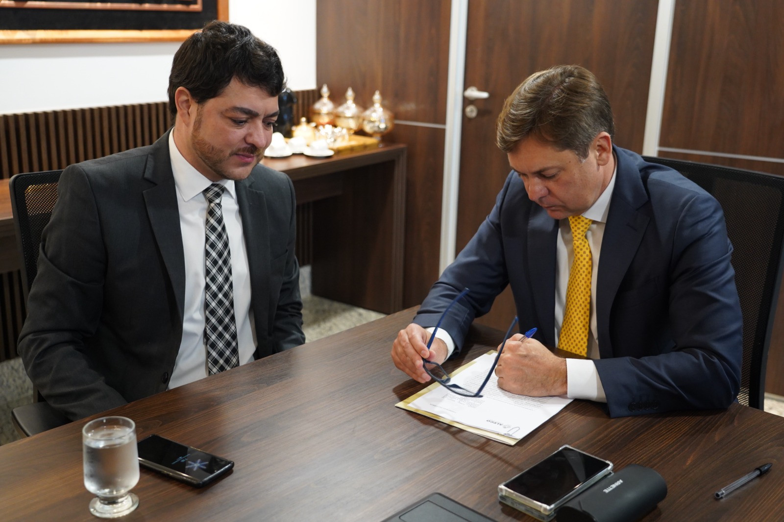 Bruno Peixoto anuncia economia de R$ 12 milhões com encerramento locação de veículos na Assembleia