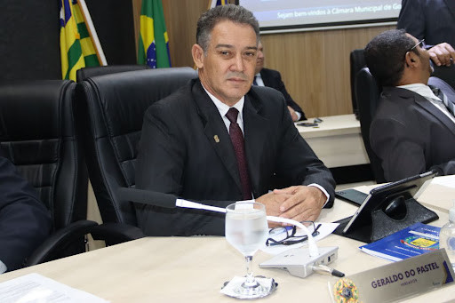 Geraldo do Pastel solicita instalação de proteção metálica na Avenida Contorno