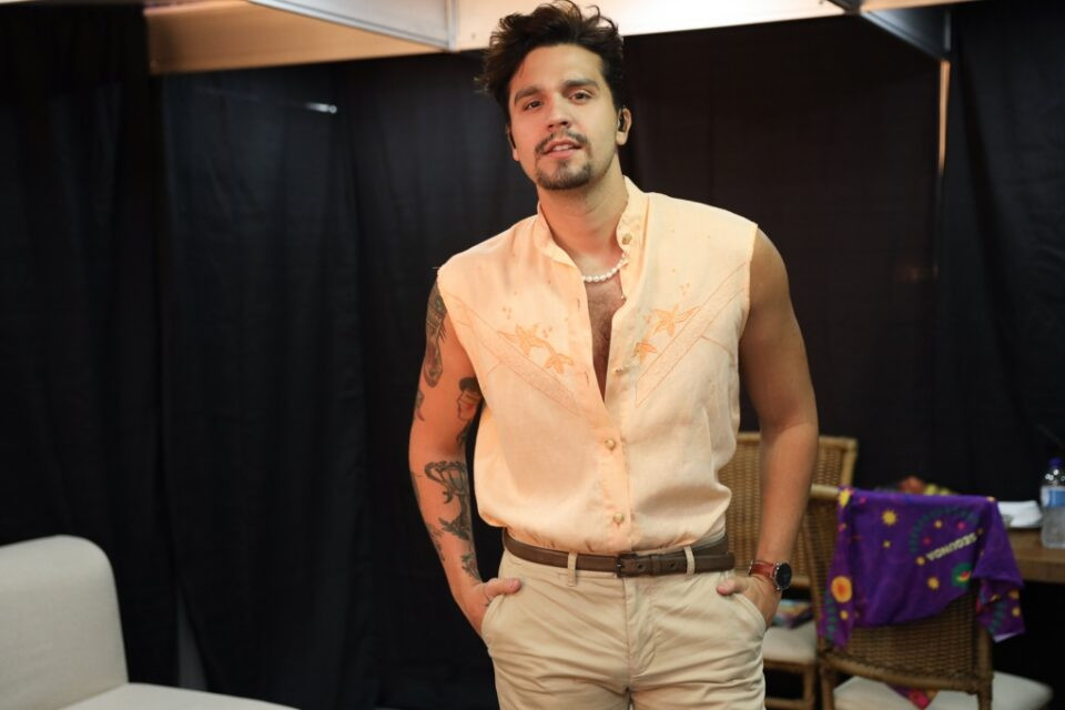 Show de Luan Santana é cancelado após cantor passar mal em Divinópolis, Minas Gerais