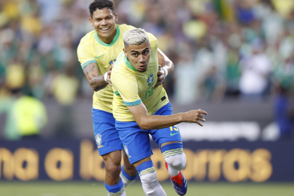 Brasil sai na frente, sofre empate, mas garante vitória nos acréscimos contra o México