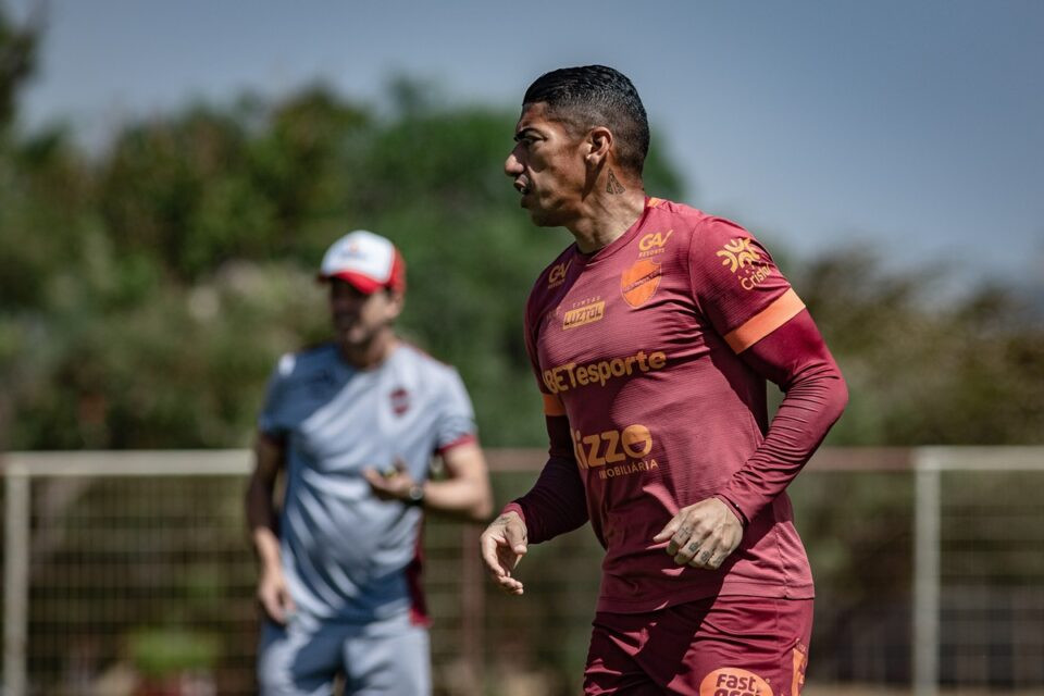 De olho em voltar ao G4 da Série B, Vila Nova visita o Mirassol no interior paulista