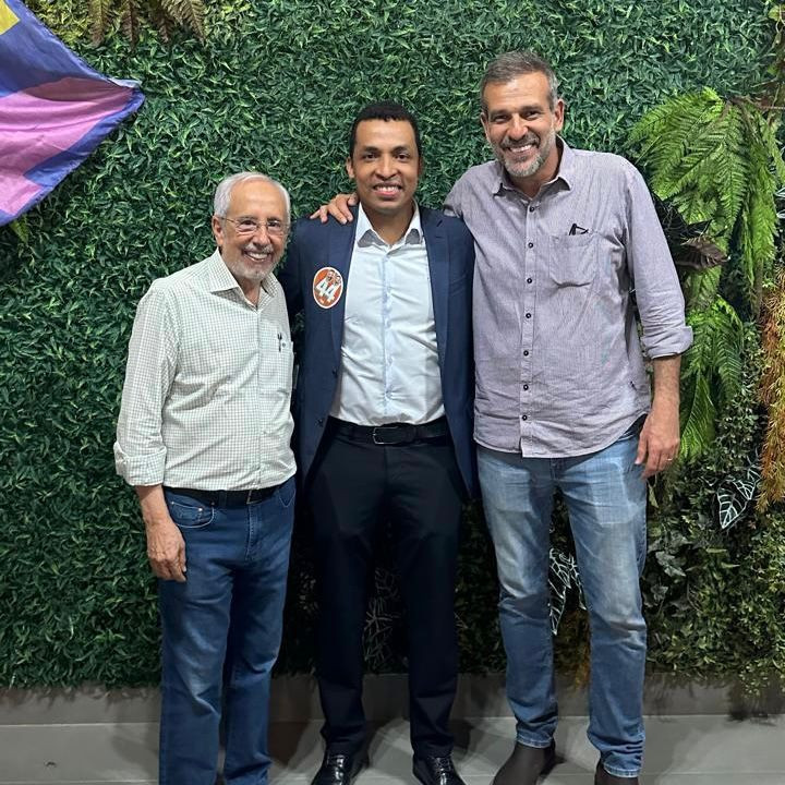 Doutor Guilherme Machado realiza grande reunião com o candidato Renato de Castro