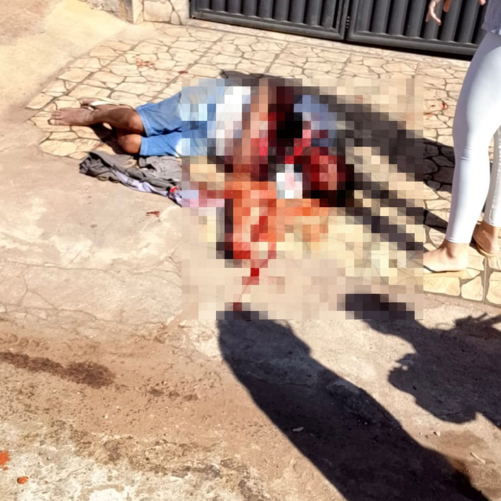 Enteado atira em padrasto após suposta agressão contra a sua mãe