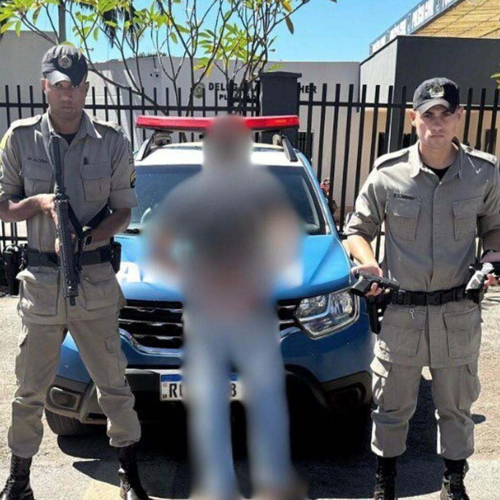 Homem é preso por ameaçar vizinho com arma de fogo por conta de cachorro em Barro Alto