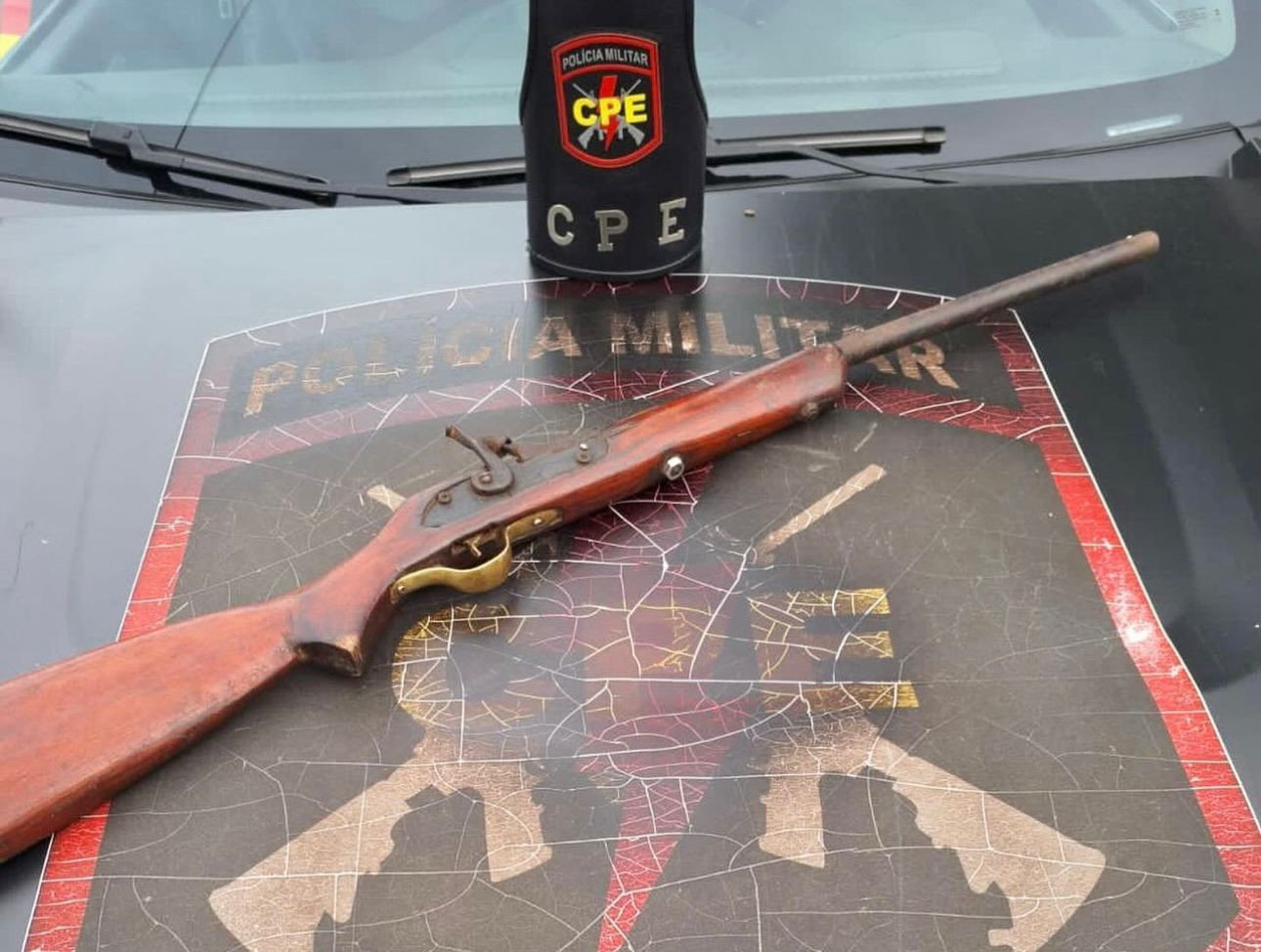 Suspeito de tráfico de drogas no Muniz Falcão é preso com arma de fogo e crack