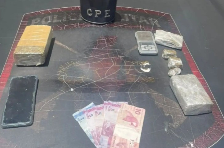 Homem é pego com 800g de maconha no Bairro Carrilho e acaba preso por policiais da CPE 