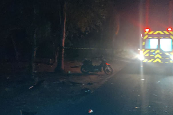 Mulher morre em grave acidente de moto em frente ao aterro sanitário de Goianésia