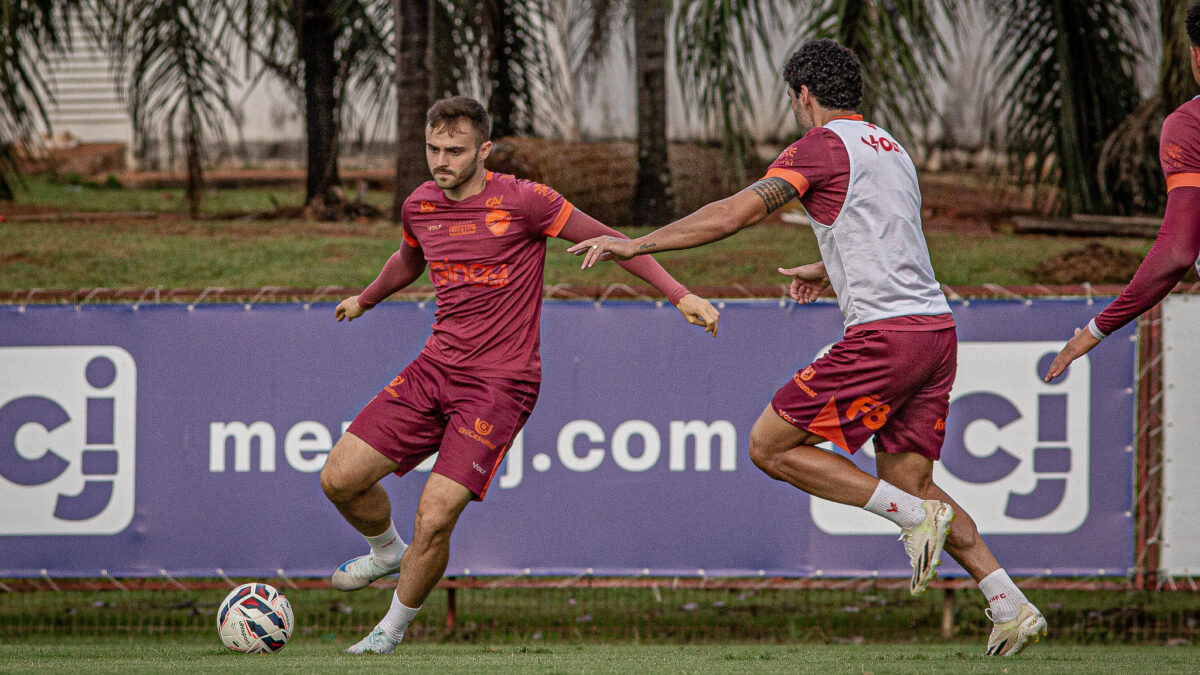 Vila Nova x Paysandu; confira as escalações e muito mais do confronto