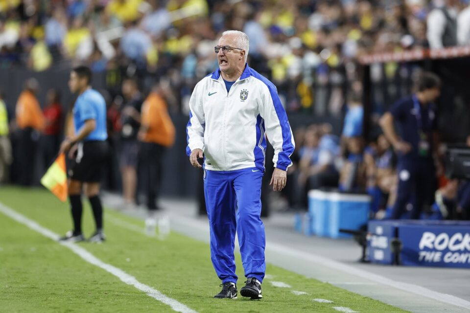 Dorival Júnior valoriza goleada do Brasil contra Paraguai e destaca atuação de Vini Jr
