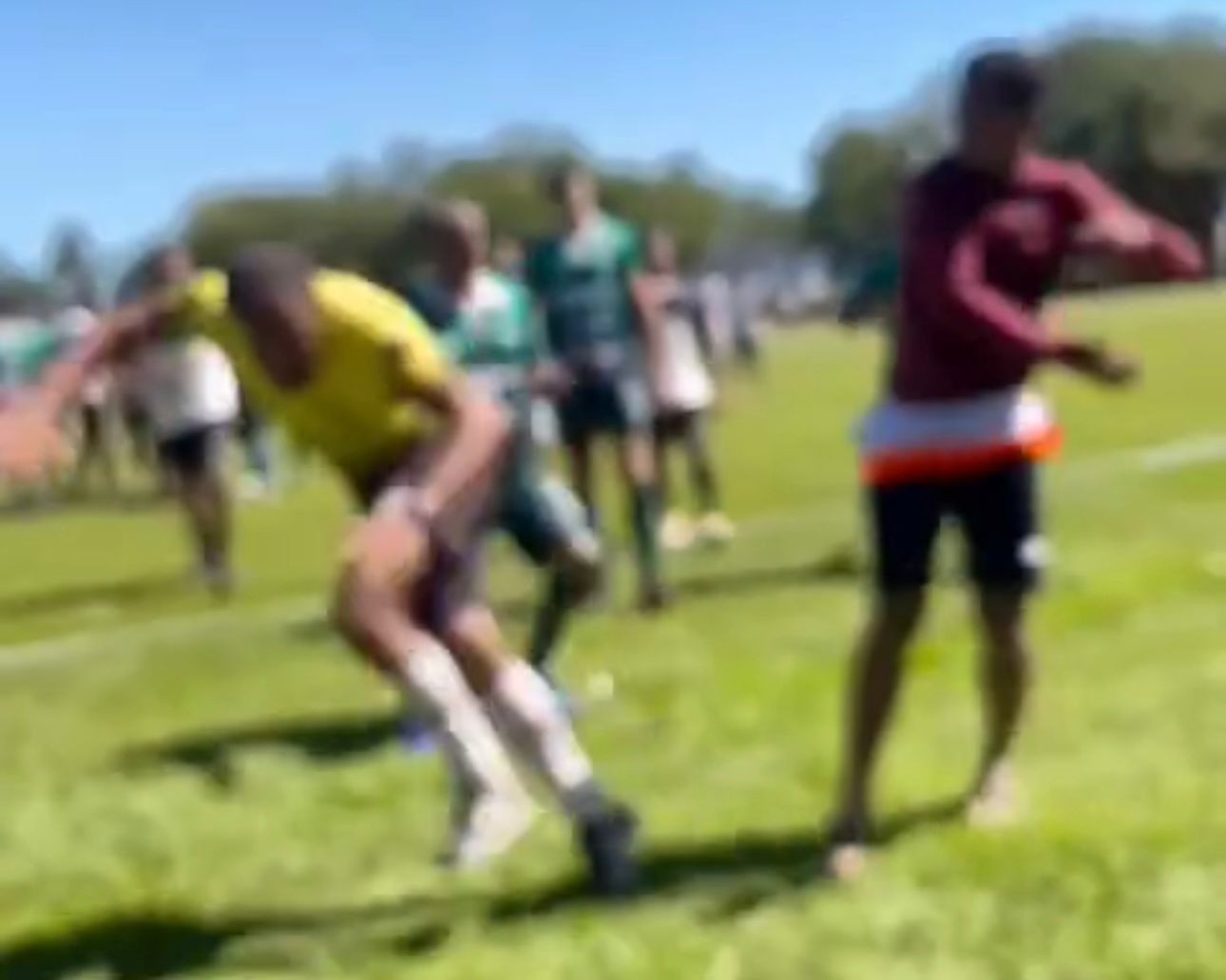 Jogo de futebol em clube de Goianésia se transforma em briga entre jogadores