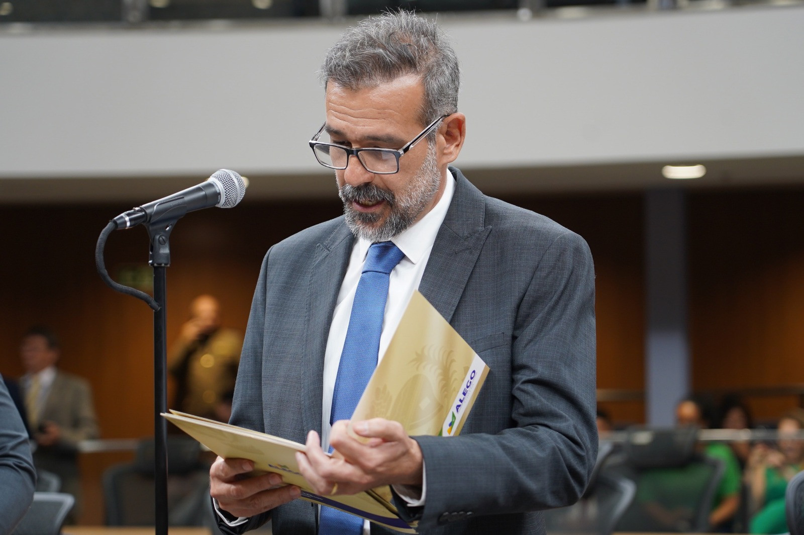 Renato de Castro apresenta projetos para doação de aparelho auditivo e óculos de forma gratuita