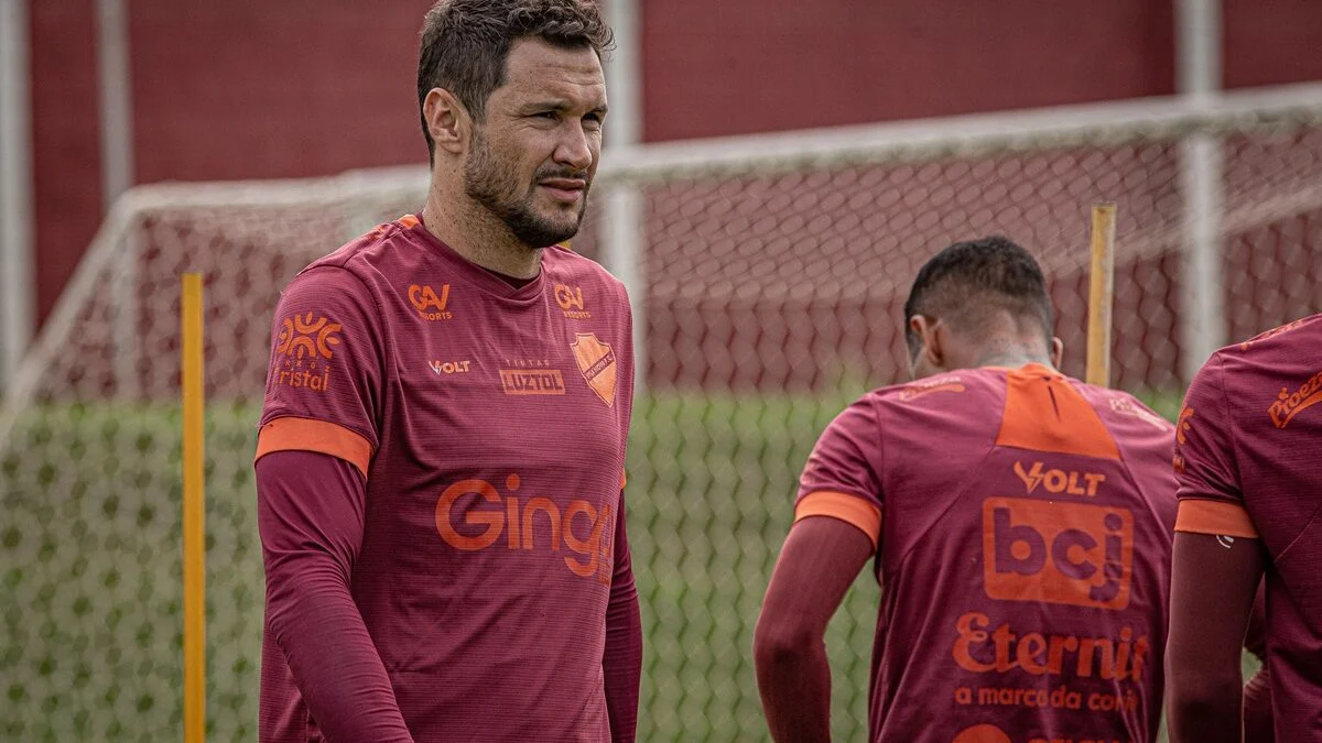Vila Nova tem dúvidas para clássico contra o Goiás na Série B