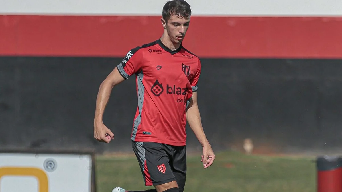 Goiás tenta contratação de Shaylon, mas staff barra negociação
