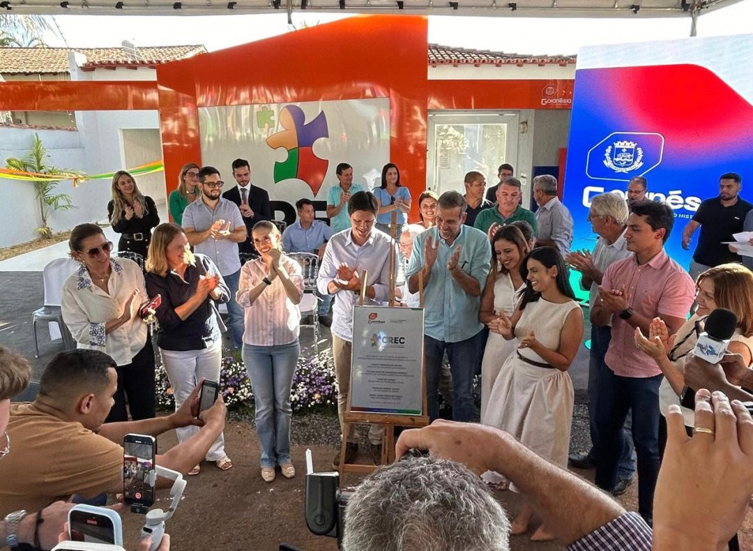 Luciana Naves inaugura o Crec ao lado de Daniel Vilela, Igara de Castro e Renato de Castro nesta segunda (9)