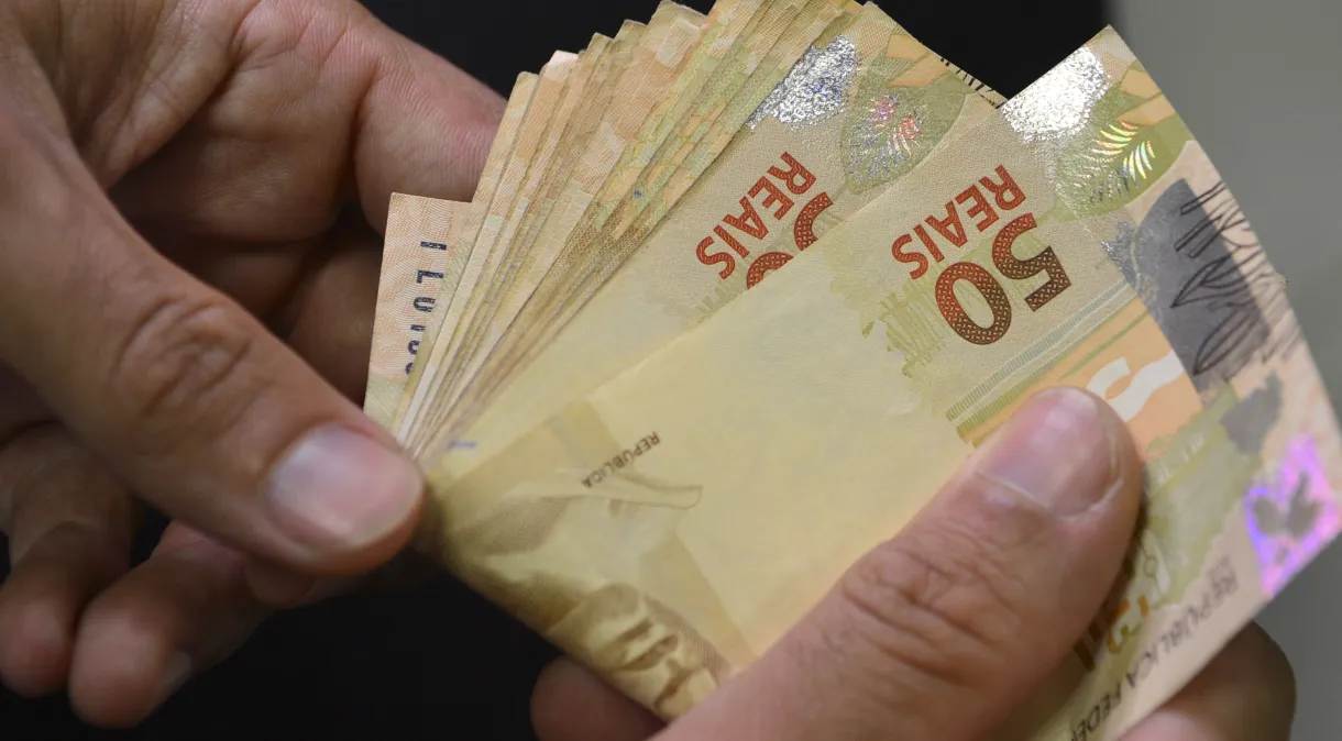 Novo salário mínimo de R$ 1.412 já está em vigor em todo o país; saiba o que muda