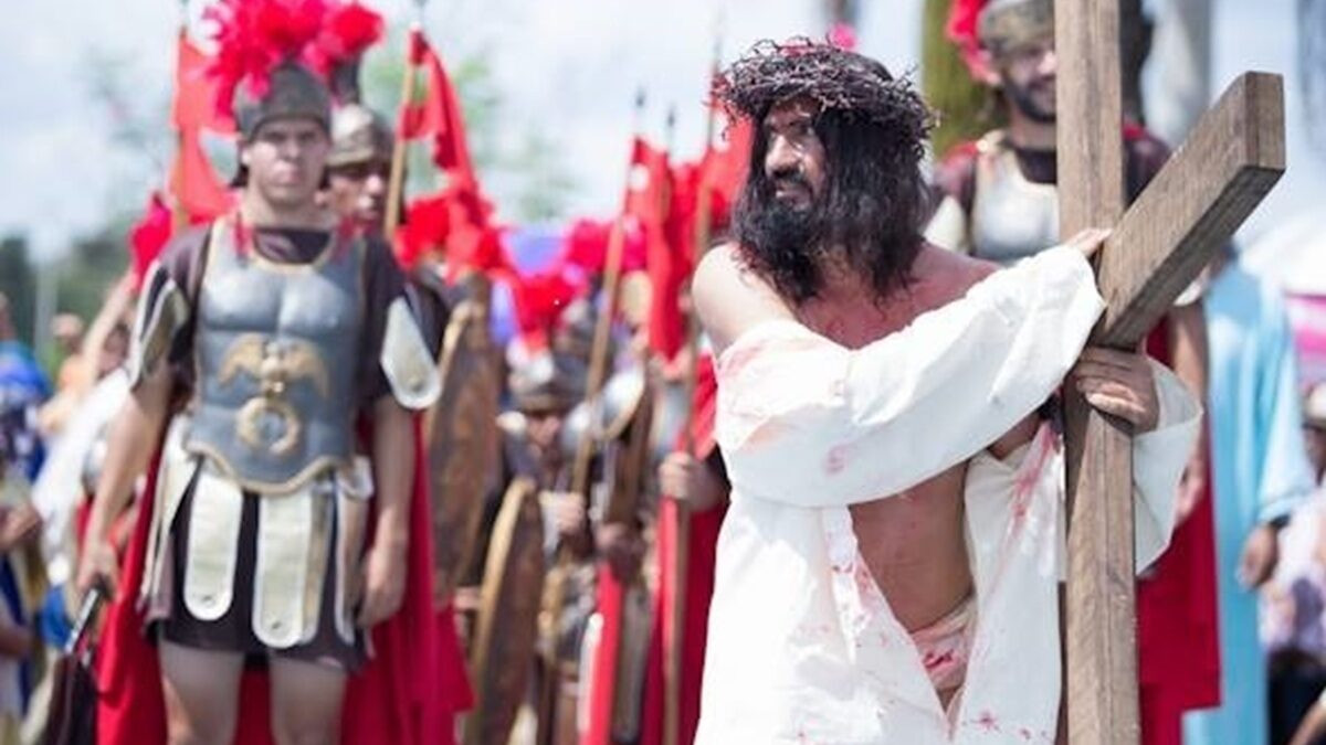 Encenação da Paixão de Cristo deve reunir 100 mil fiéis na Rodovia dos Romeiros