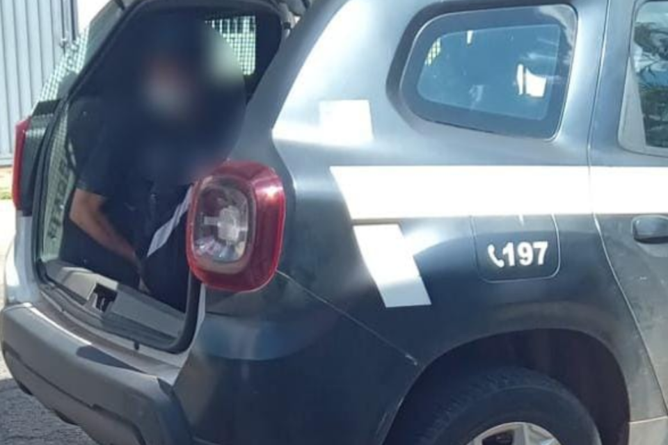 Homem é preso suspeito de perseguir e extorquir mais de R$ 30 mil de professor