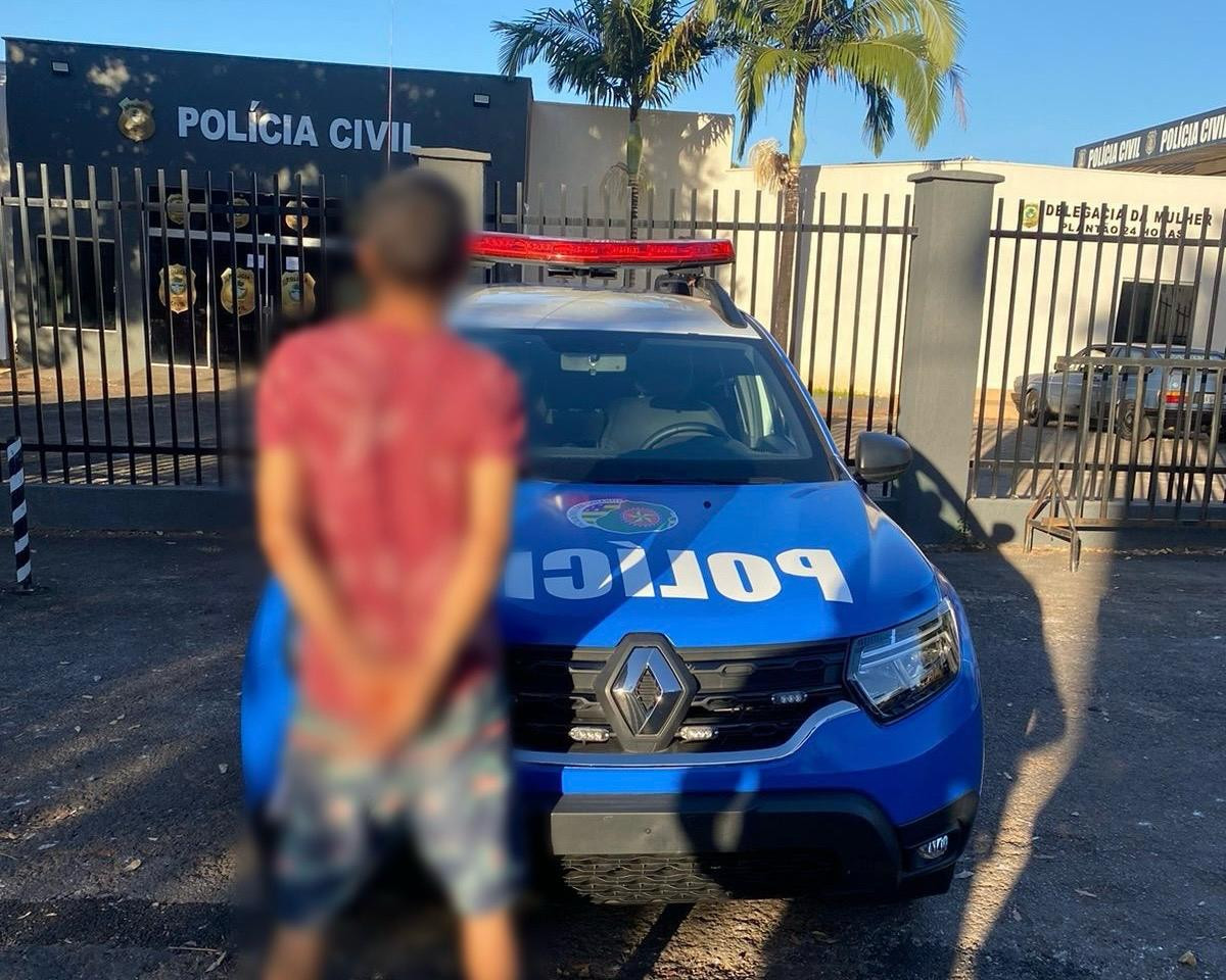 Homem bate em mulher até desacordar a vítima, mas acaba preso pela Polícia Militar