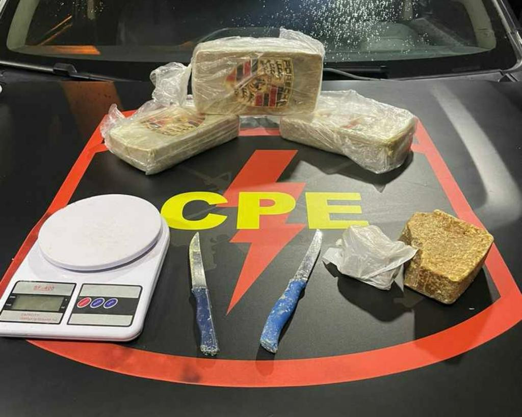 CPE de Goianésia prende traficante de drogas com 3,5 kg de crack no bairro Carrilho