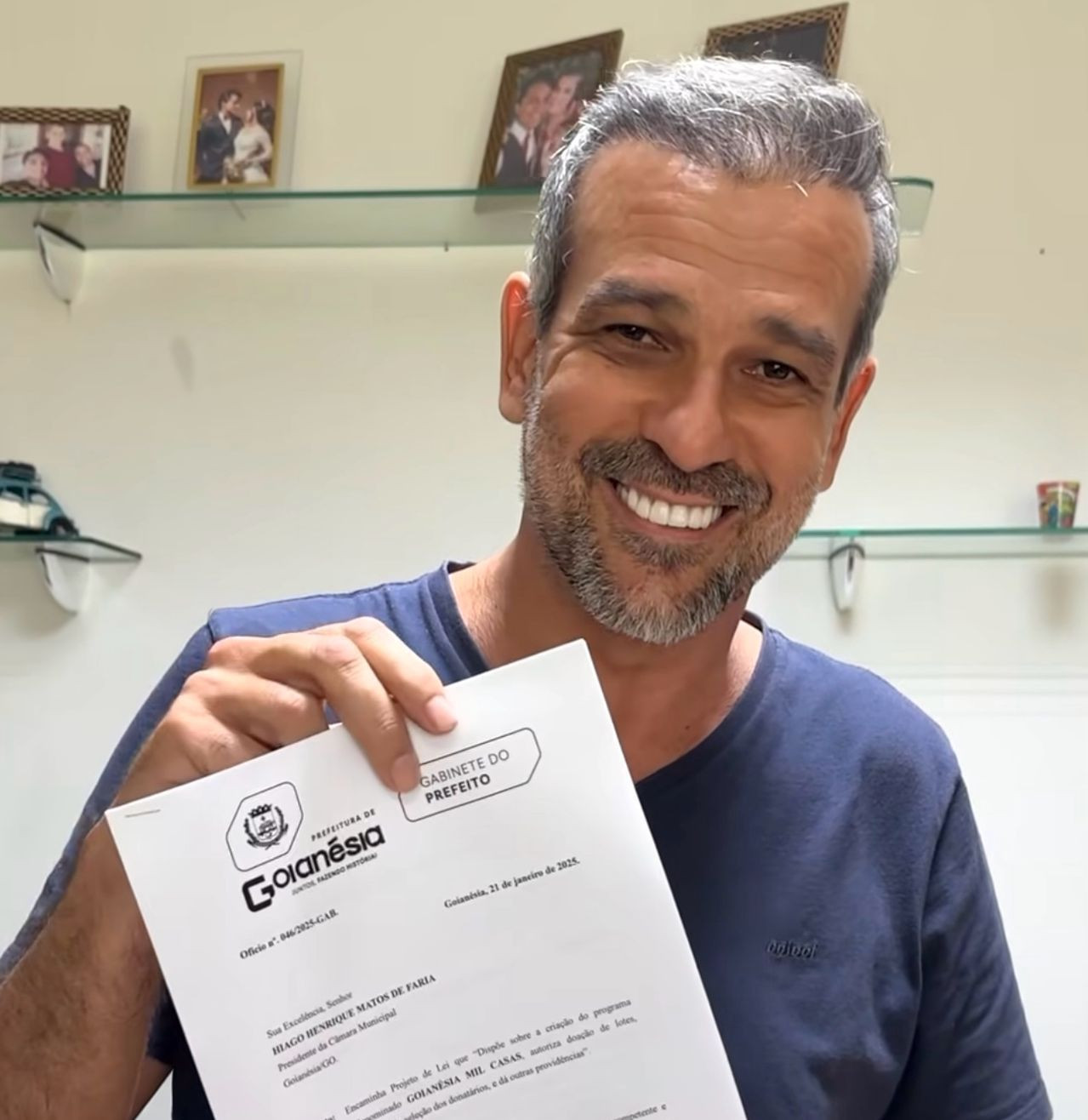  Renato de Castro comemora aprovação do projeto de lei para construção de 1.000 casas