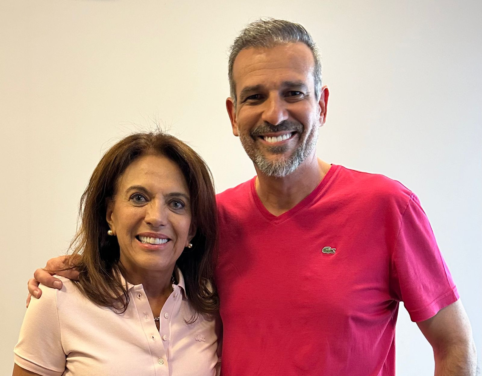 Gracinha Caiado reafirma compromisso de Renato de Castro: Vamos entregar casas de graça para Goianésia