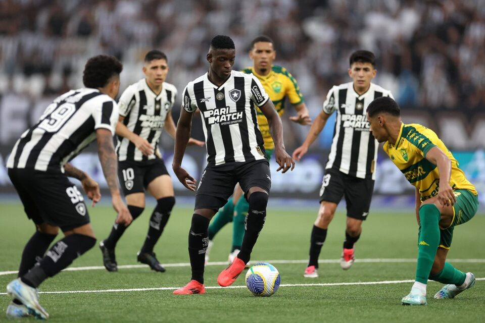 Botafogo vê chance de título diminuir, e Corinthians ‘zera’ rebaixamento