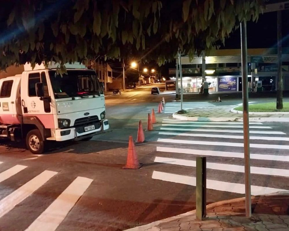 Prefeitura de Jaraguá recebe investimentos na sinalização de ruas e avenidas