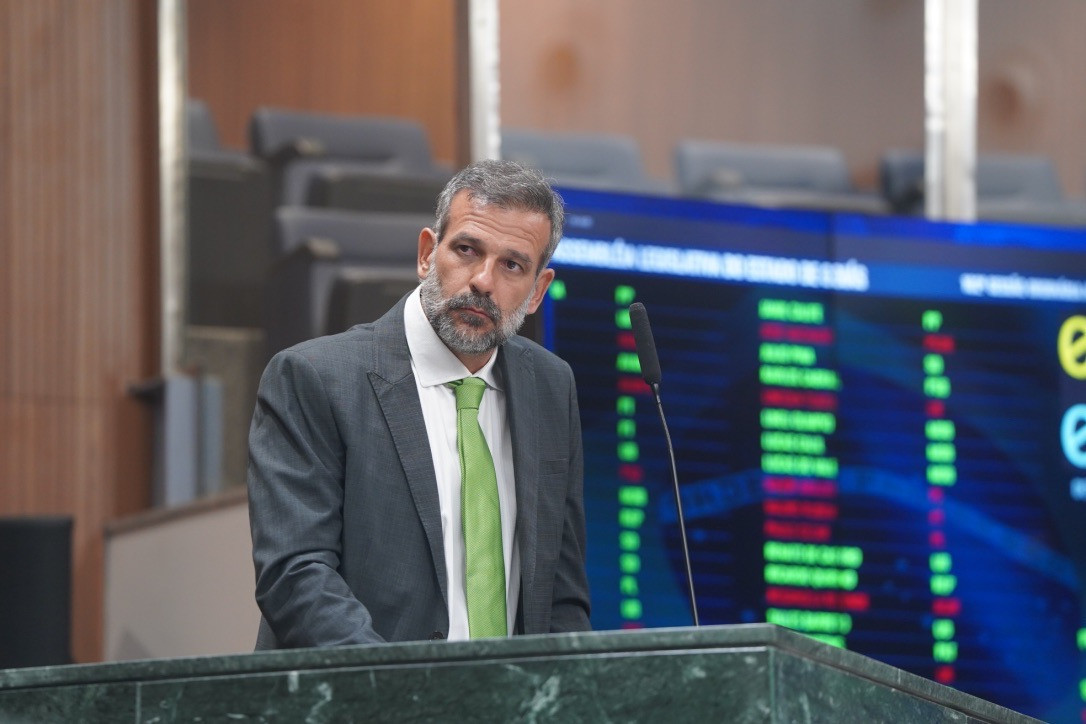Deputados estaduais manifestam apoio à Renato de Castro e família após ameaças