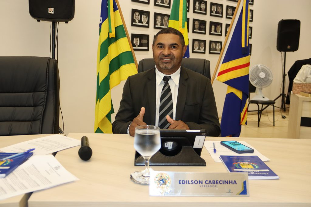 Edilson Cabecinha solicita reforma da Estratégia Saúde da Família no Bairro Dona Fiíca
