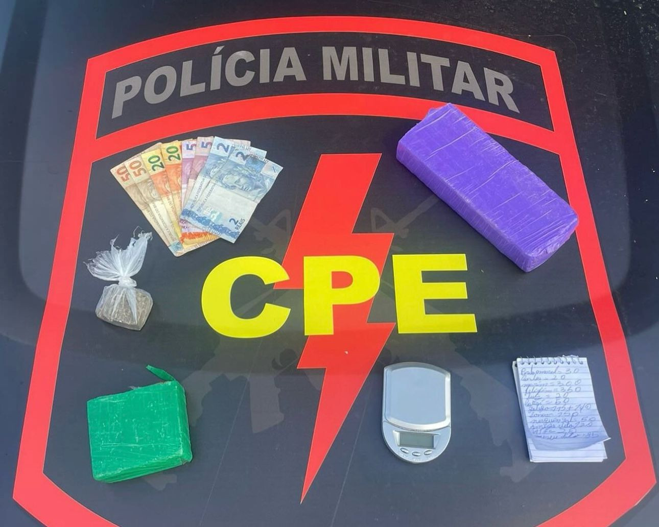 CPE prende traficante no bairro Jardim Esperança com um quilo de maconha 