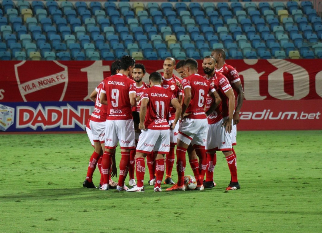Vila Nova joga mal, Aparecidense marca duas vezes e abre vantagem na semifinal