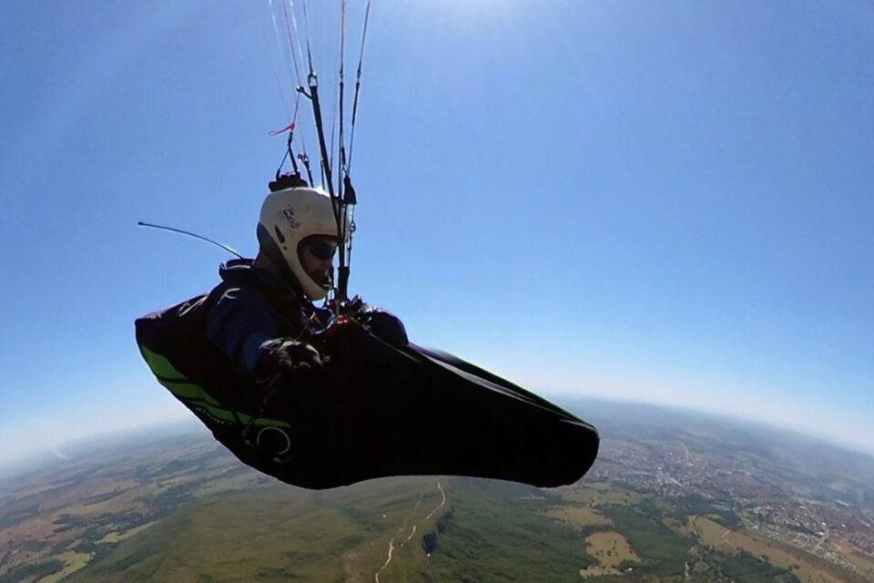 Jaraguá recebe a terceira etapa e final do circuito centro-oeste de parapente