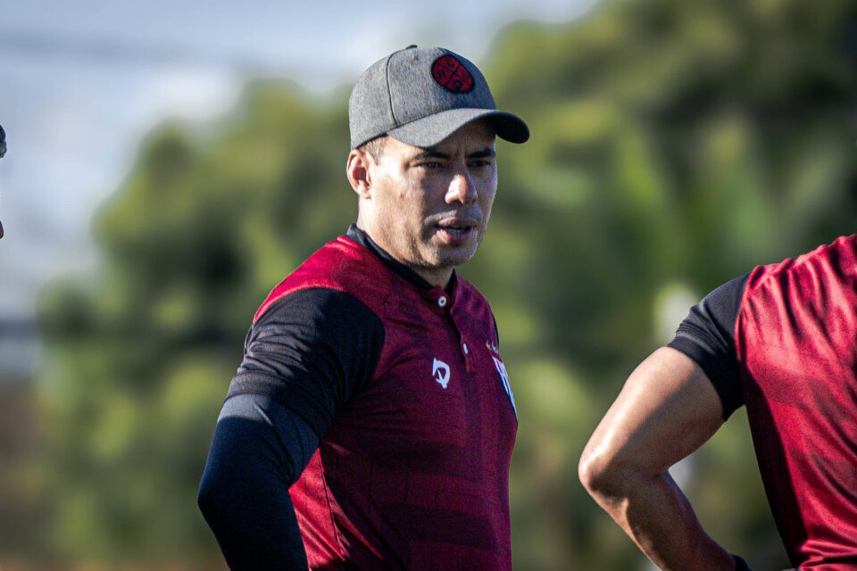 Ainda sem pontuar, Atlético Goianiense e São Paulo se enfrentam no Accioly