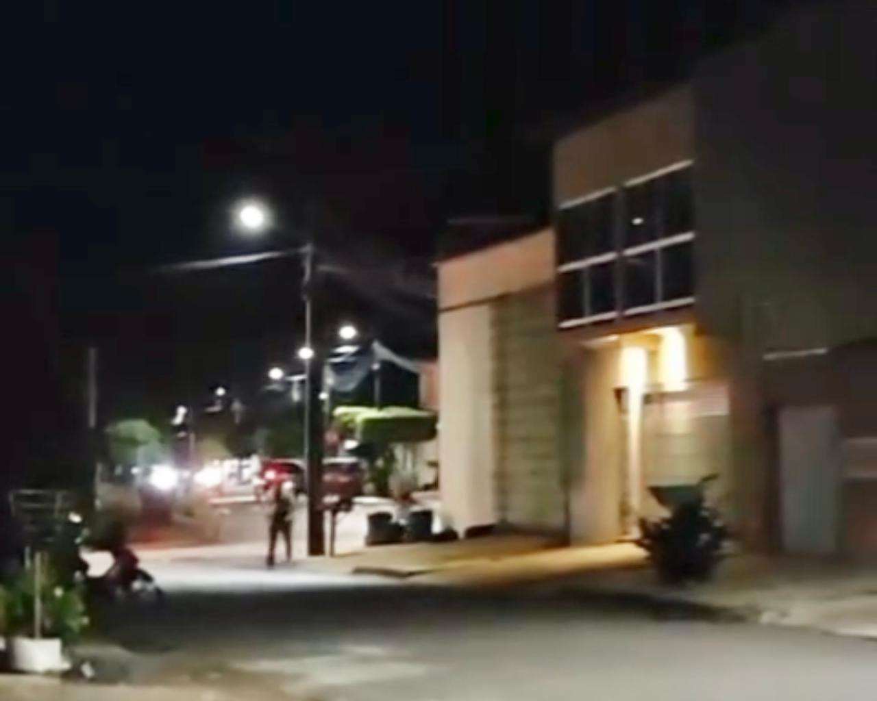 Homem mata ex-companheira e namorado dela, atira na PM e é preso em Goianápolis