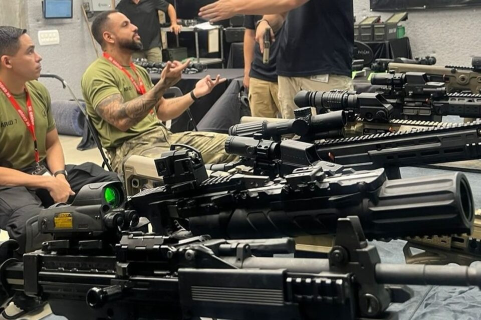 Polícia Civil de Goiás deve adquirir 330 fuzis de Israel para serem usados no estado