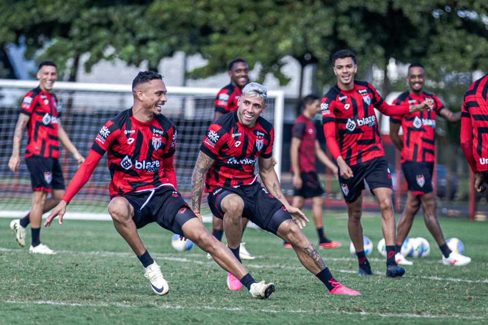Atlético Goianiense recebe Flamengo no Serra Dourada em retorno ao Brasileirão